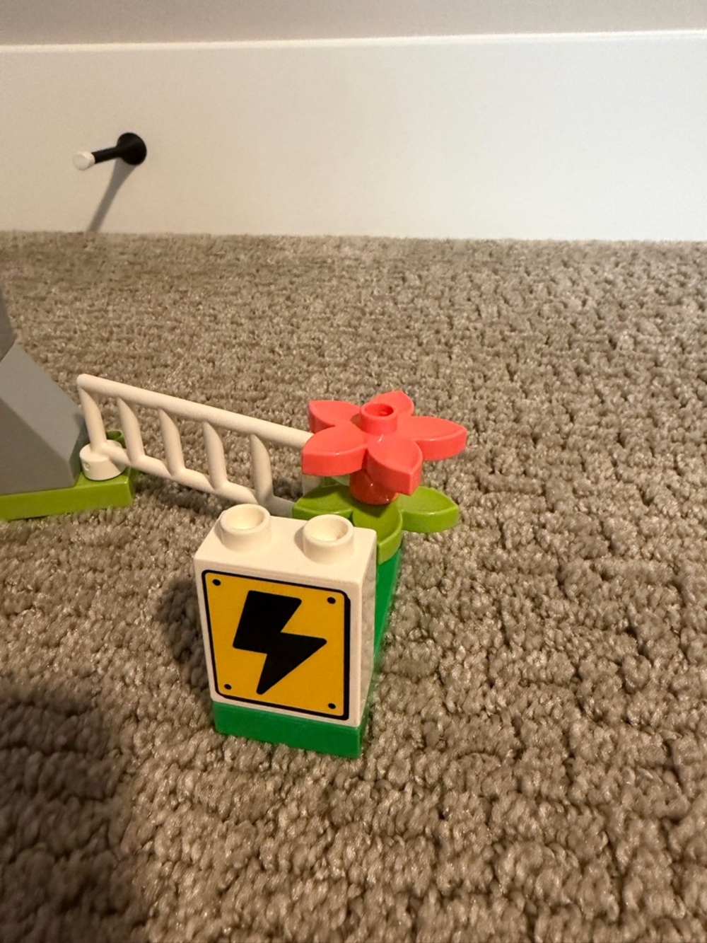 Lego Duplo Jurassic World T. Rex and Triceratops Dinosaur Breakout 10939 - Picture 4 of 7
